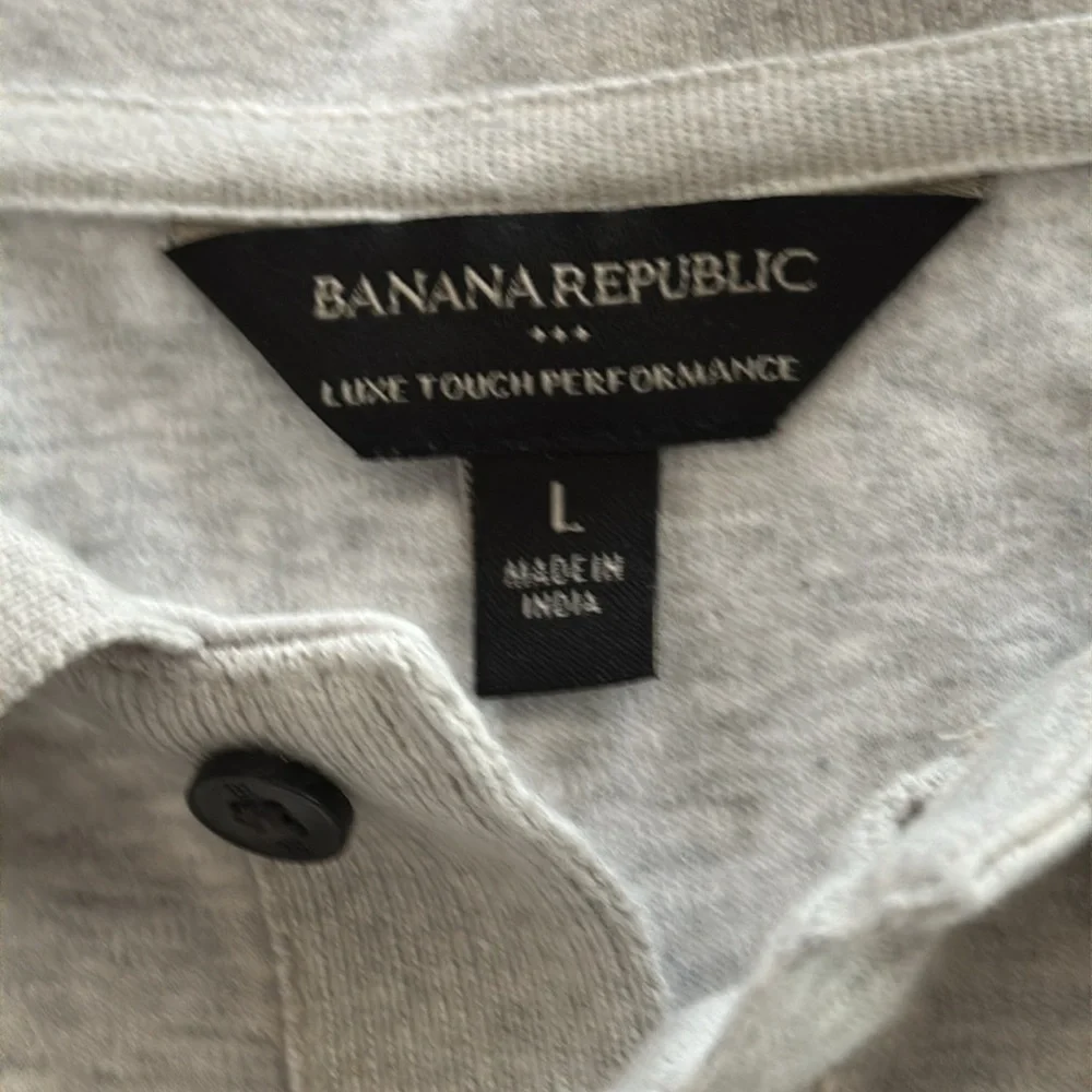 Banana Republic gray luxe touch performance shirt, size L